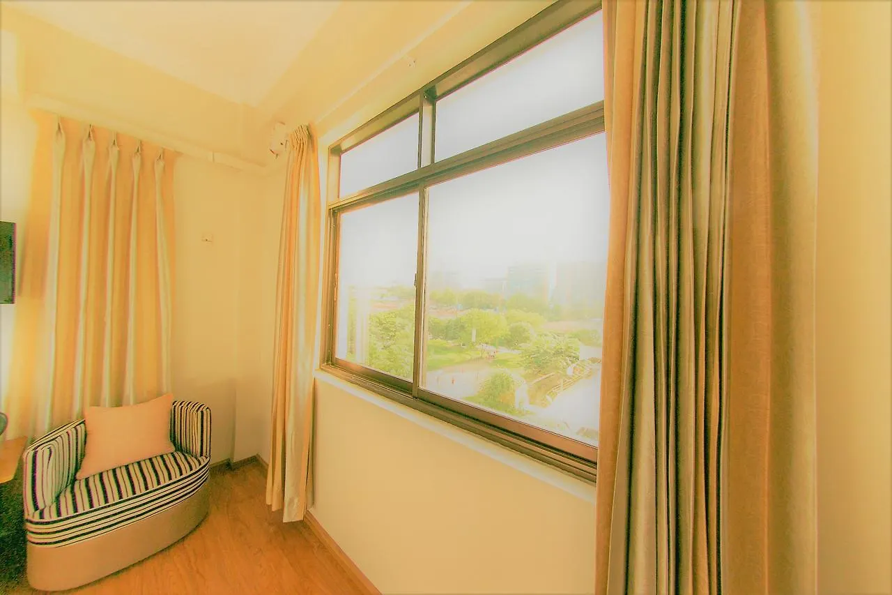 Hotel Mindhama Γιανγκόν 2*,