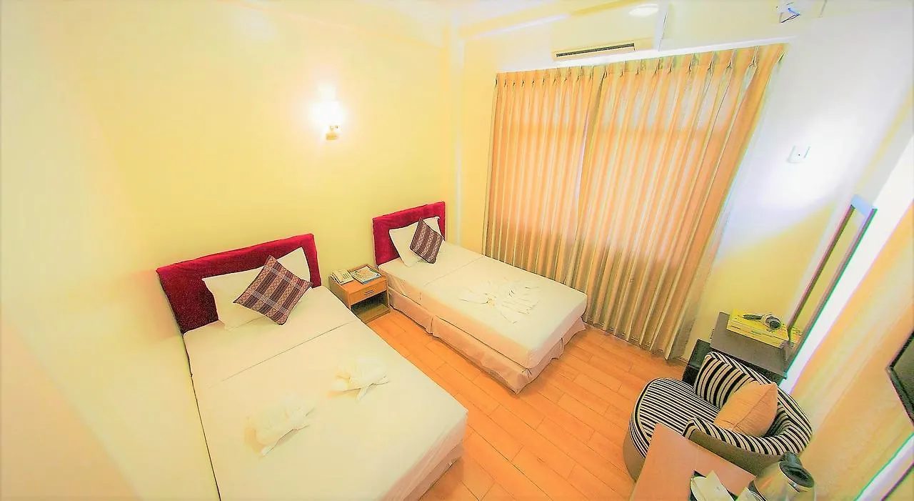 Hotel Mindhama Γιανγκόν 2*,