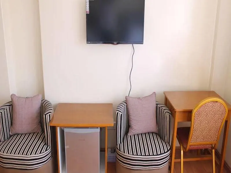 Hotel Mindhama Γιανγκόν 2*,